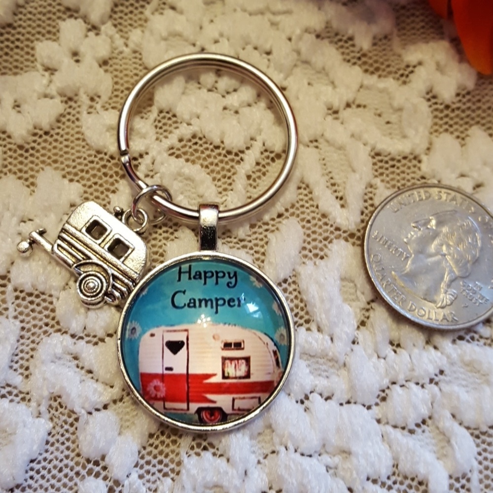 New without tags Happy Camper keychain - Picture 3 of 3
